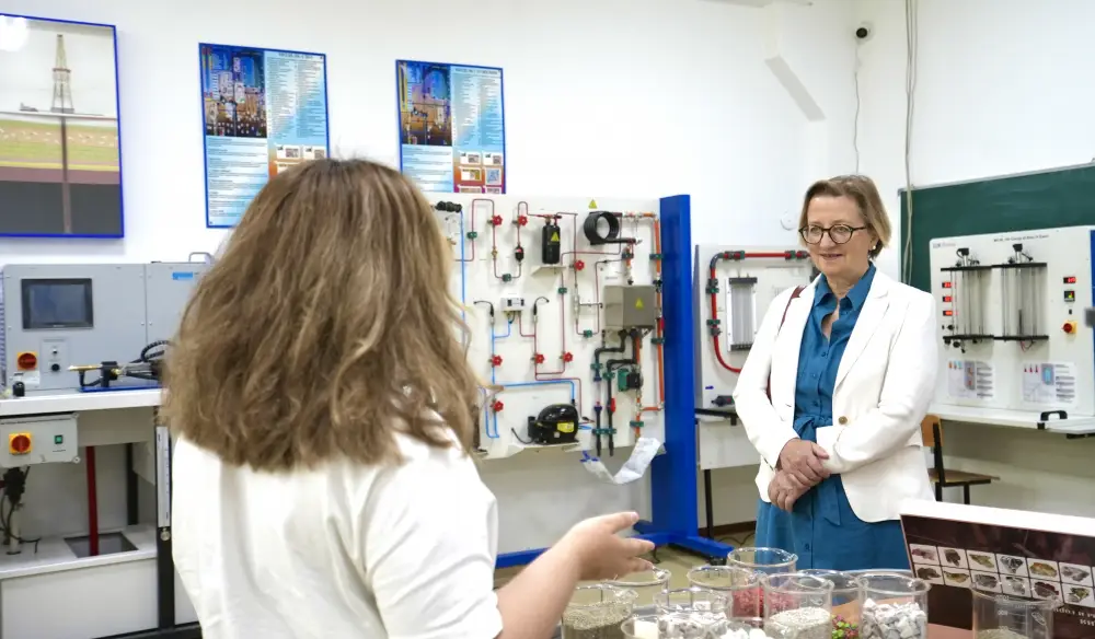 Посол Великобритании Салли Аксуорси посетила кампус Heriot-Watt для обсуждения международного сотрудничества и академической мобильности студентов. Актобе