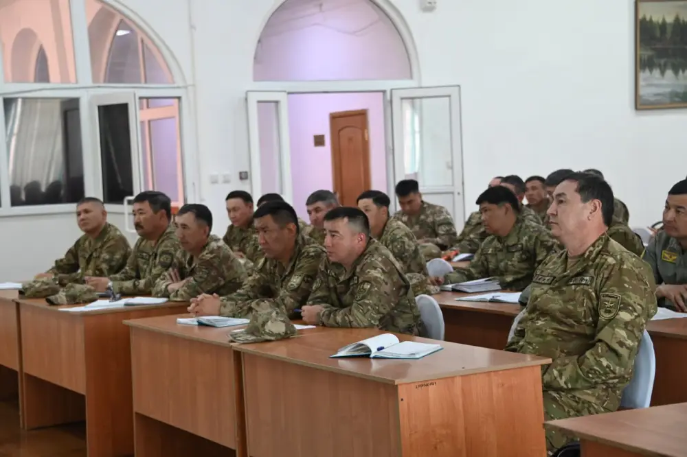 В Абайском гарнизоне обсудили развитие эксплуатационных подразделений армии Актобе