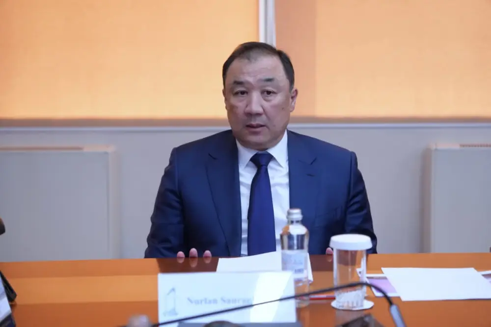 Министр транспорта Республики Казахстан встретился с руководителем Air Astana Актобе