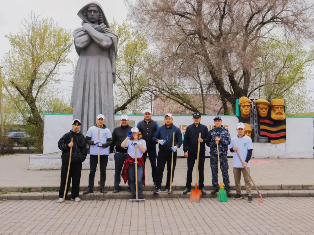 В Восточно-Казахстанской области продолжается экологическая акция "Таза Казахстан" с участием полиции и волонтеров Актобе
