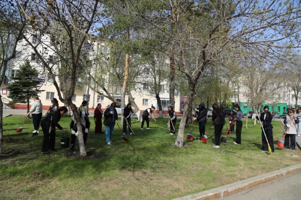Культурные работники Астаны: уборка в стиле эко! Актобе