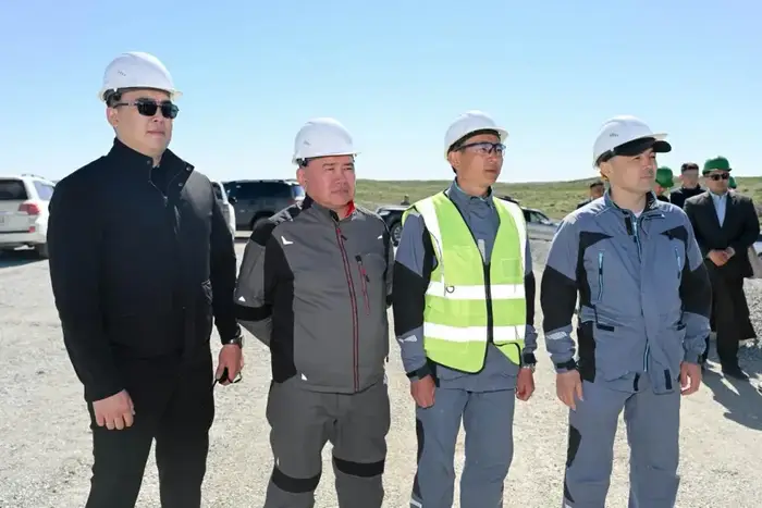 Аким области ознакомился с работой месторождения «Сарыбулак» (5)