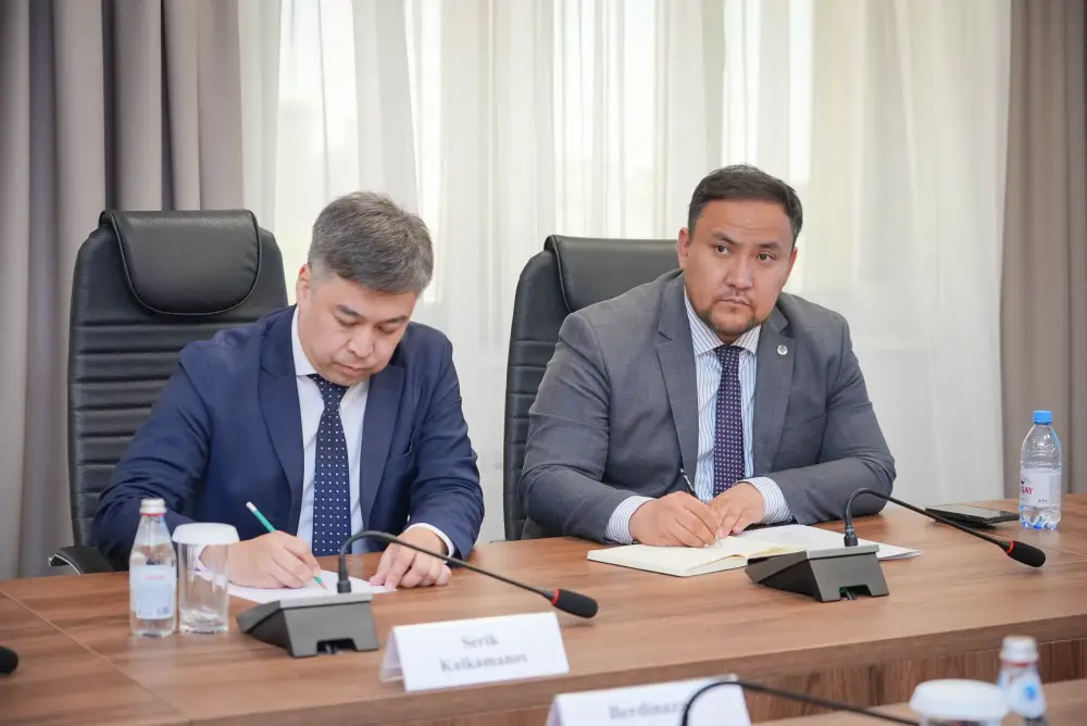 Казахстан и Туркменистан обсудили приоритеты двустороннего сотрудничества в сфере науки и высшего образования (4)