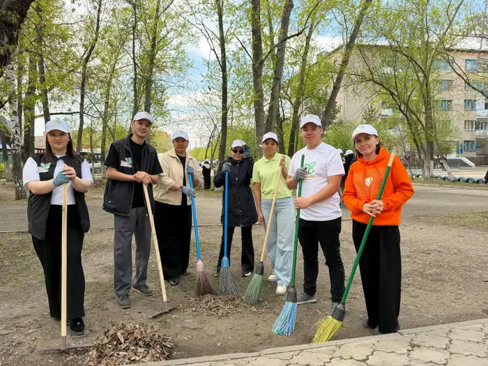 Объединение молодежи Петропавловска в заботе о памятнике Анастасии Прокофичевой Актобе
