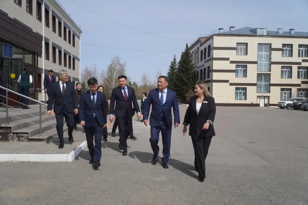Akim of Akmolinsk Region Addresses Emergency Condition of School Cafeteria Актобе