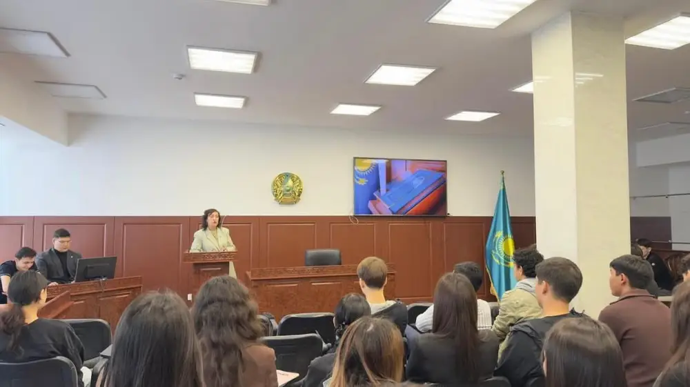 Конституция как компас: студенческая молодежь обсуждает новое направление Казахстана в Астане Актобе