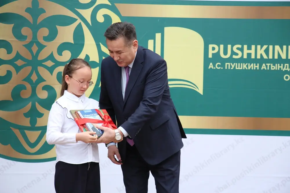 В Усть-Каменогорске состоялось мероприятие «Open Library: Библиотека под открытым небом» (2)
