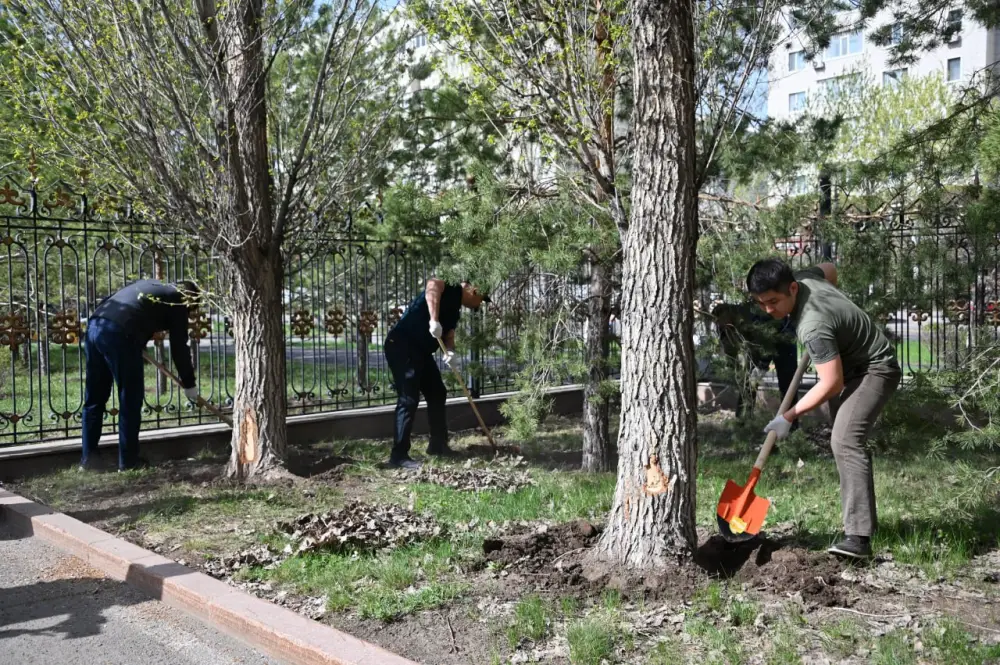 Министр обороны и военнослужащие поддержали экологическую акцию «Таза Қазақстан» (7)