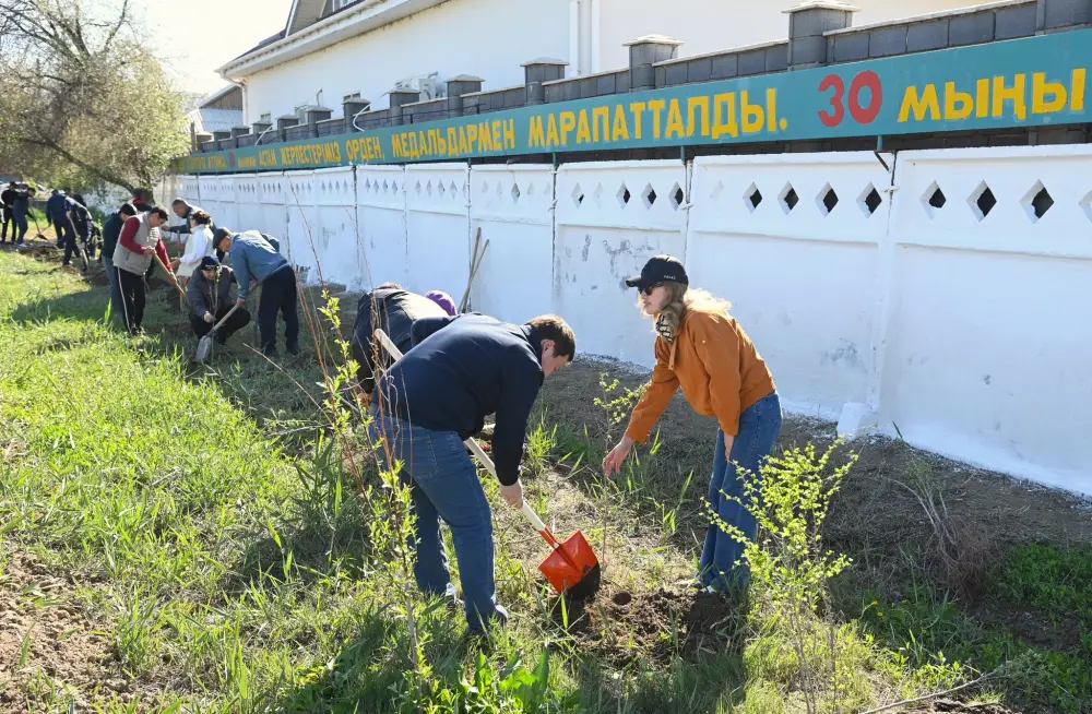 Международная акция по уборке и озеленению священных мест прошла в Кызылорде Актобе