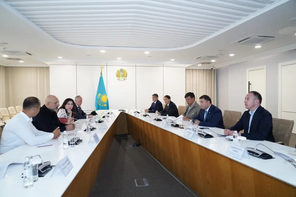Встреча акима Туркестанской области с председателем YDA Holding обсуждение строительства больницы и инвестиционных проектов Актобе