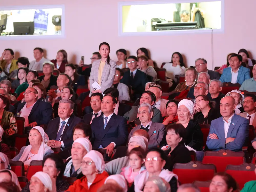 Торжественное празднование 90-летия Ильи Жаканова: вклад в казахскую культуру и общественное признание Актобе