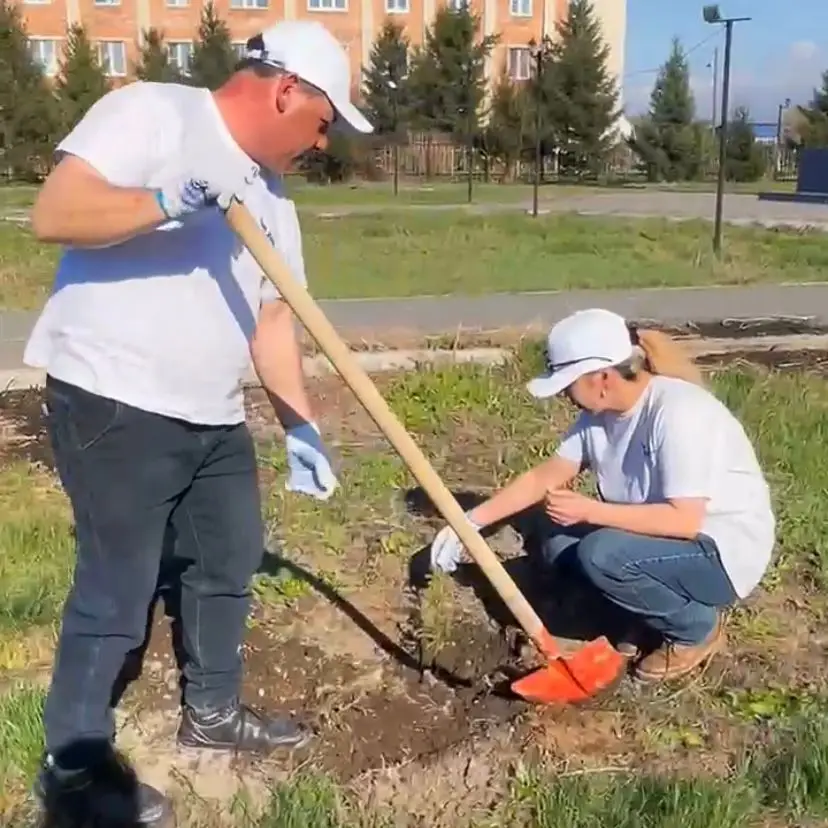 В районе Улкен Нарын более 4 тысяч человек вышли на субботник (7)
