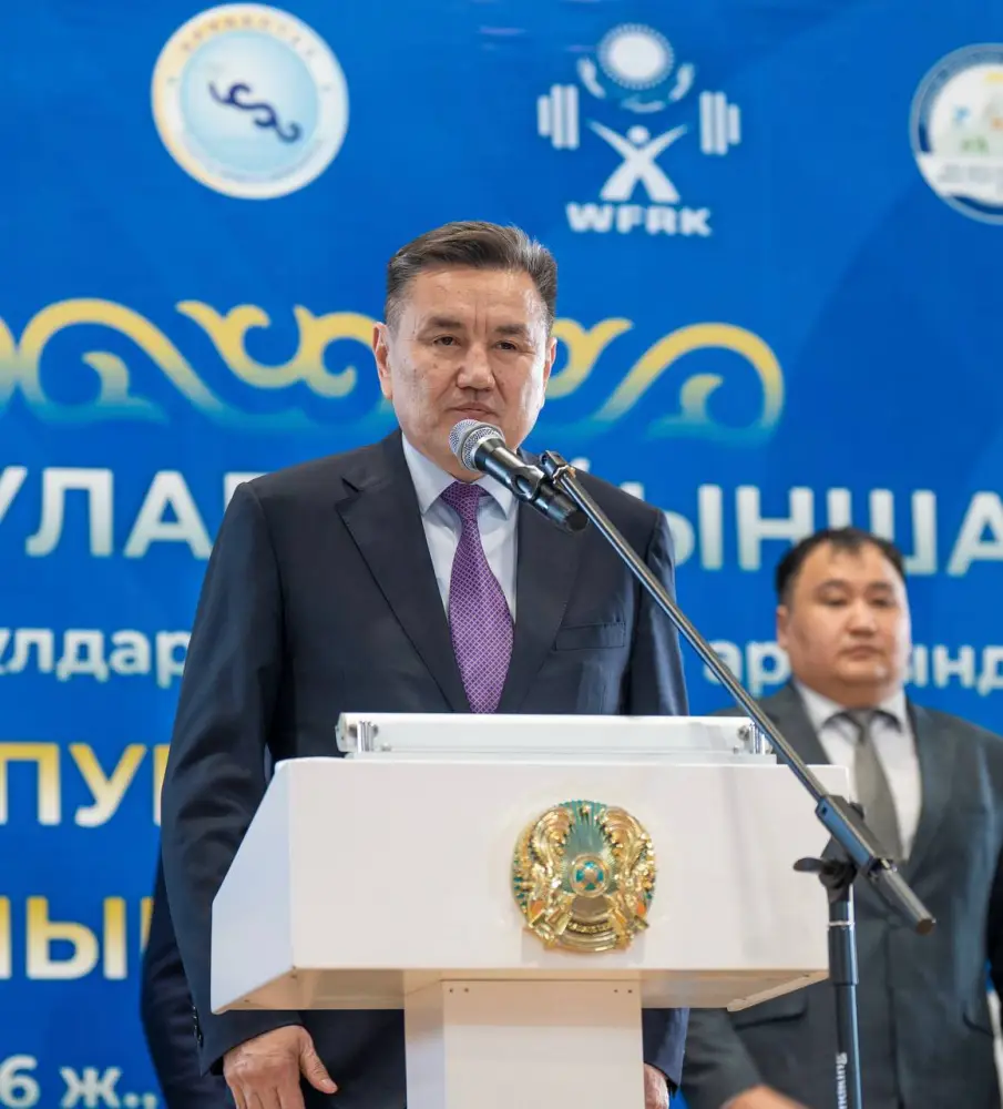 В ВКО стартовал чемпионат РК по тяжёлой атлетике: юные атлеты поднимают весомые надежды Актобе