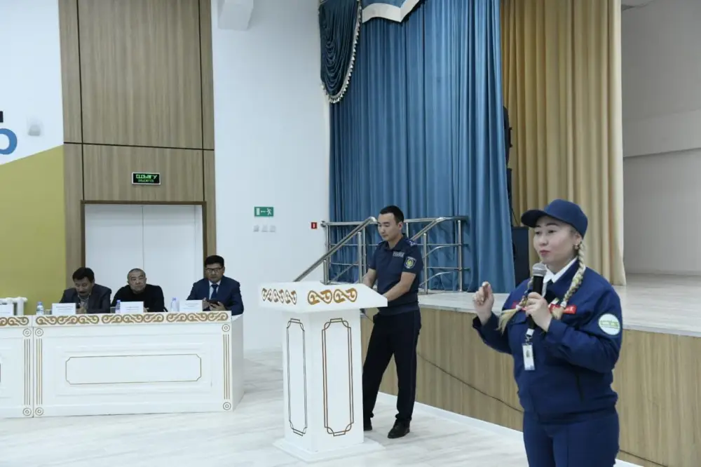 Астанинские школьники изучают безопасность на дорогах и в общественном транспорте через практические занятия Актобе