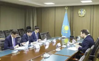 Министр финансов РК Мади Такиев и Хусейн Озхан из ЕБРР обсудили 125 проектов на 3,2 млрд долларов для укрепления сотрудничества.