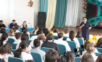 «Закон и порядок»: правоохранители говорили с подростками о кибербезопасности и буллинге