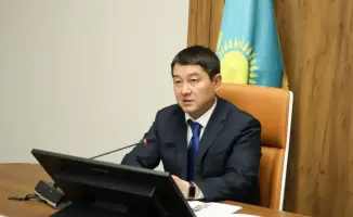 Обсуждение межрегионального сотрудничества и социально-экономического развития на встрече Нурдаулета Килыбая с депутатами маслихатов