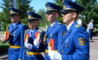 Отличники вузов: старший лейтенант вместо медали!