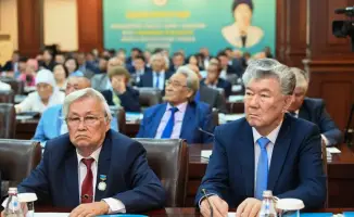 Конференция в Кызылординской области отметила 80-летие Алмагуль Божановой и ее вклад в развитие региона