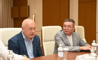 Встреча акима области с инспектором стадиона УЕФА обсуждение проектов поддержки спорта