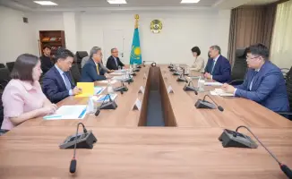 Сотрудничество в области высшего образования: встреча министра Саясата Нурбека с профессором KAIST Пак Чжином