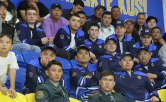 Карагандинская команда "Кыран" победила на первом Кубке по хоккею среди подразделений МЧС