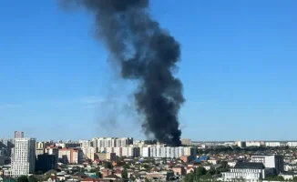 Пламя охватило небеса: в Астане двухэтажное здание стало жертвой огненного вихря