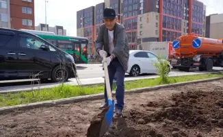 В Астане высажено свыше 350 деревьев в рамках экоакции 'Таза Қазақстан'