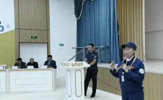 Астанинские школьники изучают безопасность на дорогах и в общественном транспорте через практические занятия
