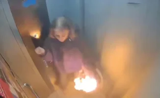 Пауэрбанк в рюкзаке стал причиной задымления в лифте: жительница Сургута оказалась в огненной ловушке