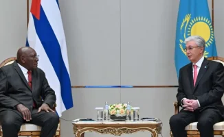 Токаев и вице-президент Кубы Сальвадор Вальдес Меса встретились в Астане