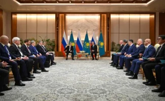 Касым-Жомарт Токаев и Владимир Путин обсудили важные вопросы сотрудничества на переговорах в Астане, подчеркнув необходимость мира для дальнейшего развития.