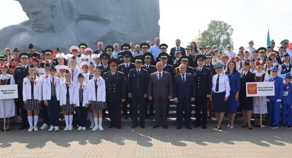 Зеленый свет для юных инспекторов: Казахстанская команда финишировала первой на международном слете в Беларуси Актобе