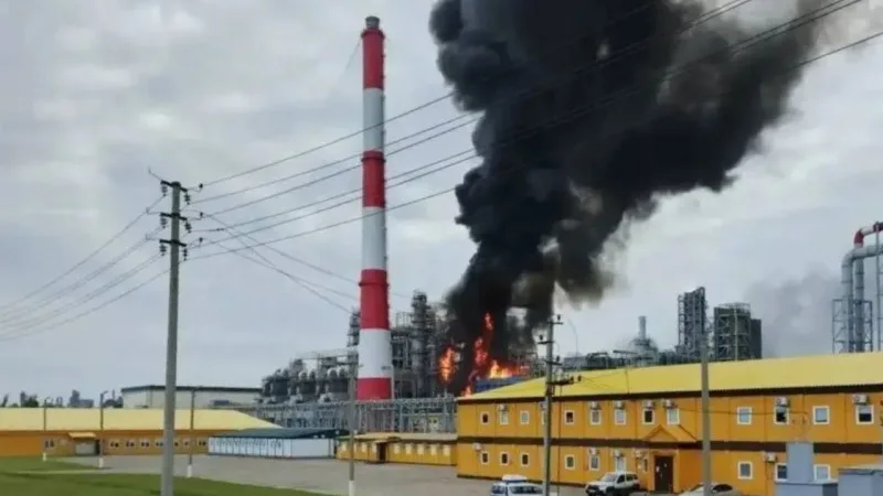Дроны атакуют ключевой НПЗ в Татарстане на фоне топливного кризиса: подробности инцидента 12 июня Актобе