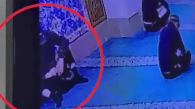 Кража мобильного телефона в мечети Астаны попала на видео: международное внимание к инциденту Актобе