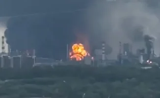 Дроны атакуют Москву: НПЗ в огне, аэропорты вводят ограничения