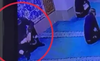 Кража мобильного телефона в мечети Астаны попала на видео: международное внимание к инциденту