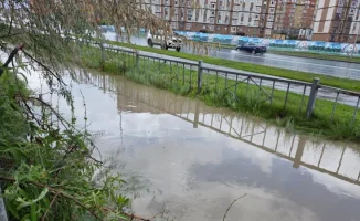 Сообщество Актобе объединяется в борьбе с последствиями рекордных ливней: улицы и дворы под водой