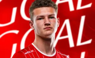 Отец 17-летнего игрока команды "Актобе" прокомментировал бурный интерес общественности к его сыну, отметив, что "терять голову – не в его стиле". Реакция родителя подчеркивает уверенность и стабильность юного таланта на фоне растущей популярности.