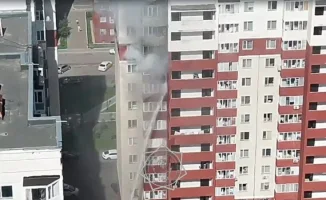 Пожар в многоэтажном доме в Астане: квартира загорелась, кадры инцидента в соцсетях