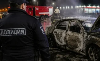 В Актобе владелец заправки задержан после трагического инцидента: в результате пожара сгорела машина, унесшая жизни троих человек.