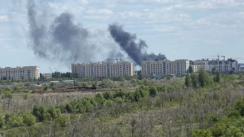 Пожар в Есильском районе Астаны: жители делятся фотографиями с клубами черного дыма Актобе