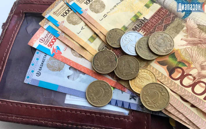 Работники поликлиники в Актобе жалуются на задержку зарплаты Актобе