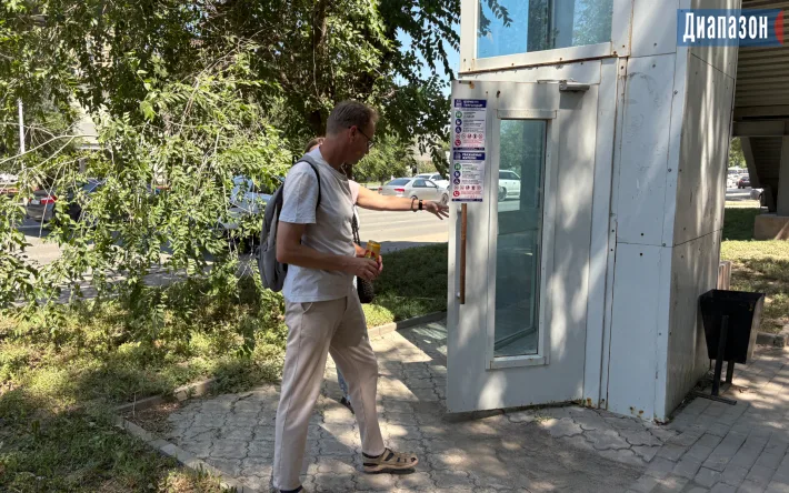 Спустя 8 лет в надземном переходе заработал лифт: шаг к доступности для людей с ограниченными возможностями Актобе