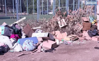 Вывоз строительного мусора и старой мебели во двор