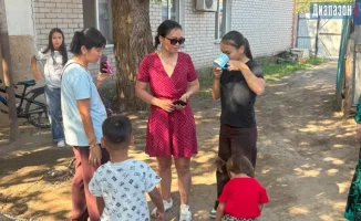 В Актобе в частном доме пробился источник горячих чудес: природа подарила жителям живительную струю прямо у порога!